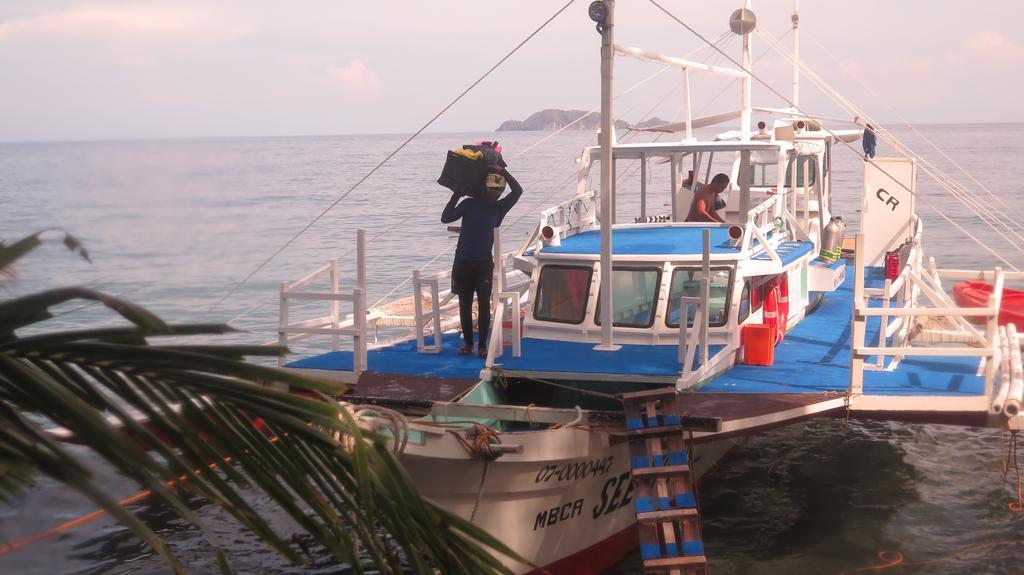 Wellbeach Dive Resort Zamboanguita  Exterior photo